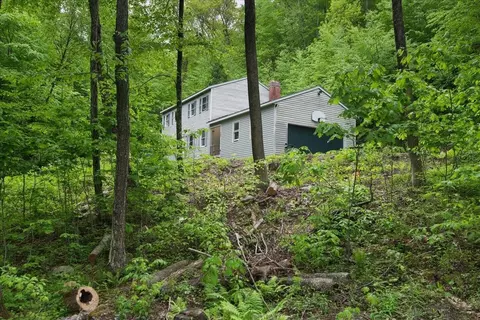 347 Ledgewood Ln, Hinesburg, VT 05461