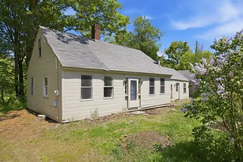 307 School St, Rumney, NH 03266