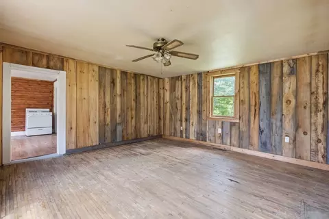 Living - 307 School St, Rumney, NH 03266 photo 3 of 7