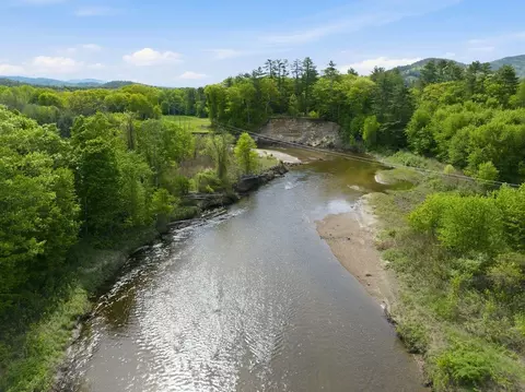 View/Area - 307 School St, Rumney, NH 03266 photo 2 of 11
