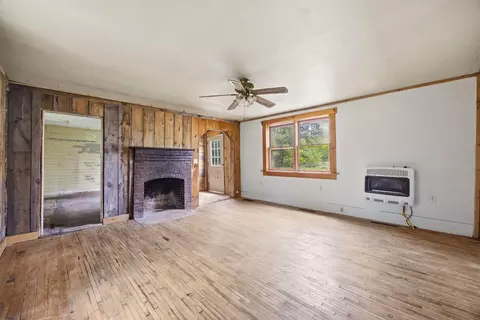 Living - 307 School St, Rumney, NH 03266 photo 1 of 7
