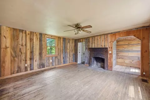 Living - 307 School St, Rumney, NH 03266 photo 2 of 7