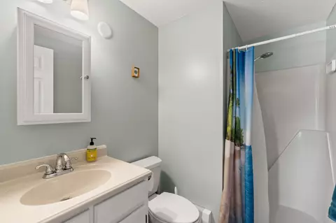 Bath - 50 Brookside Dr #A5, Exeter, NH 03833 photo 2 of 2