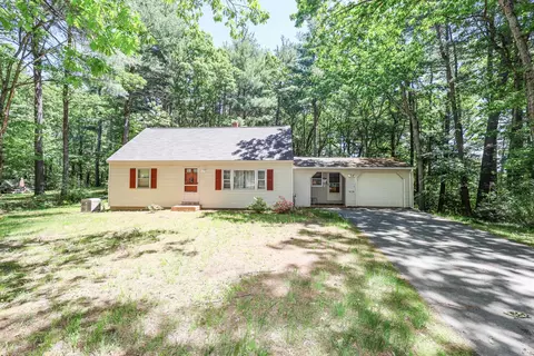 7 Bigwood Dr, Merrimack, NH 03054