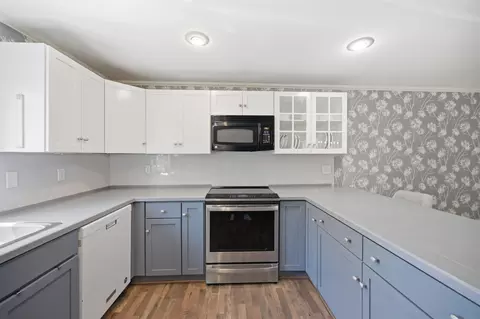 Kitchen - 10 Hampton Towne Est, Hampton, NH 03842 photo 4 of 4