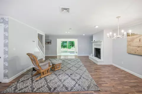 Living - 10 Hampton Towne Est, Hampton, NH 03842 photo 3 of 6