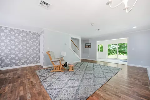 Living - 10 Hampton Towne Est, Hampton, NH 03842 photo 4 of 6