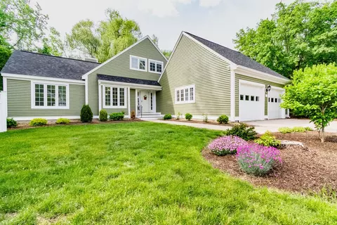 152 Straw Hill Rd, Manchester, NH 03104