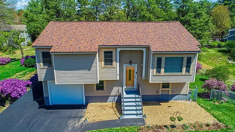30 Cricket Ln, Concord, NH 03301