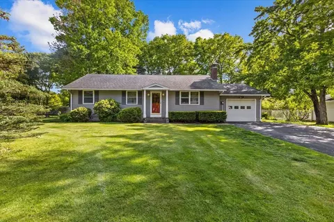 34 Margaret St, Essex Junction, VT 05452