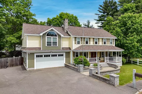 8 Ferncroft Dr, Nashua, NH 03063