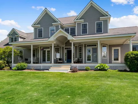 449 Palmer Ln, Charlotte, VT 05445