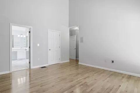 Living - 6 Meadowood Dr, Exeter, NH 03833 photo 12 of 13