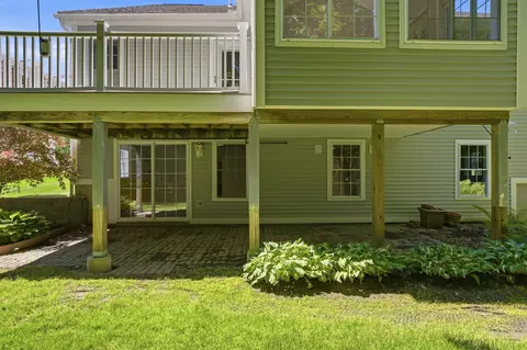 Exterior - 6 Meadowood Dr, Exeter, NH 03833 photo 4 of 7