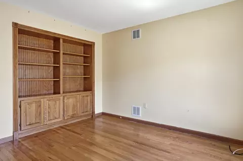 Living - 6 Meadowood Dr, Exeter, NH 03833 photo 13 of 13
