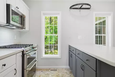 Kitchen - 6 Meadowood Dr, Exeter, NH 03833 photo 3 of 3