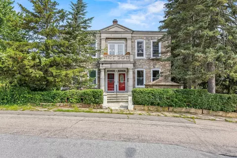 30 Rosedale Ave, Manchester, NH 03103