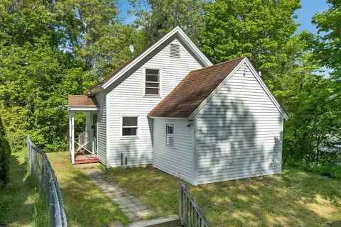 39 Summit St, Franklin, NH 03235
