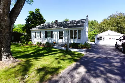 323 Matthews Rd, Swanzey, NH 03446