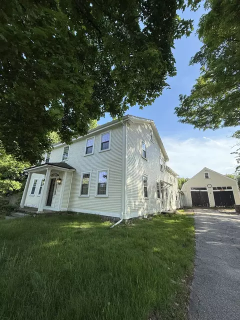 55 Chester St, Chester, NH 03036