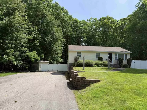 Exterior - 9 Doris St, Derry, NH 03038 photo 4 of 5