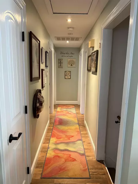 Entry Way - 9 Doris St, Derry, NH 03038 photo 1 of 3