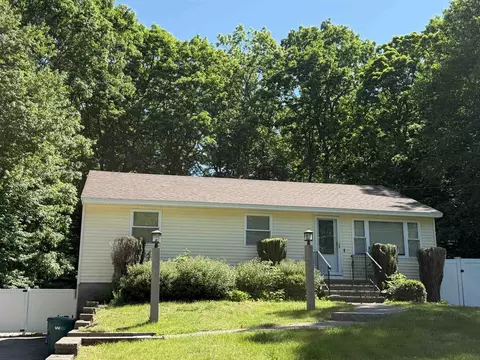 9 Doris St, Derry, NH 03038