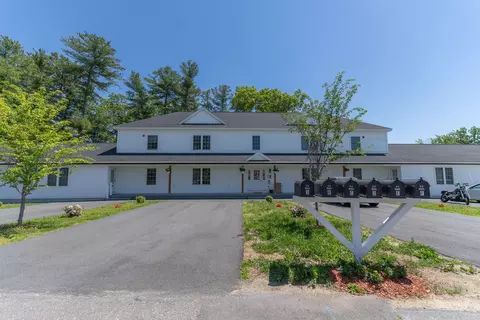 4 Beaver Brook Way # -8, Pelham, NH 03076