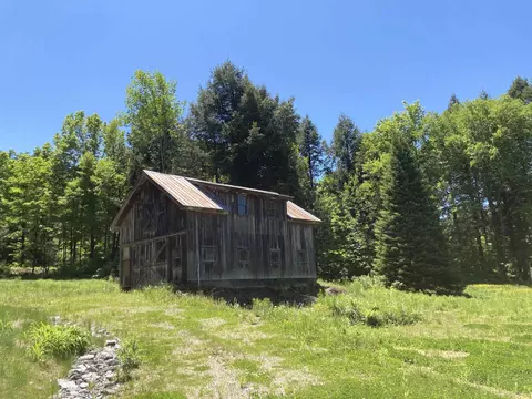 41 W View Rd, Stowe, VT 05672