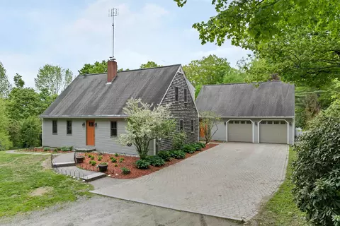 371 Baker Rd, Henniker, NH 03242