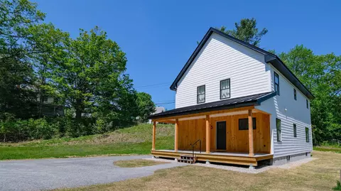 25 Prospect St, Ludlow, VT 05149