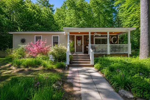 22 Susan St, Danville, NH 03819