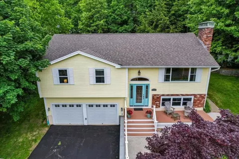 12 Barkland Dr, Derry, NH 03038