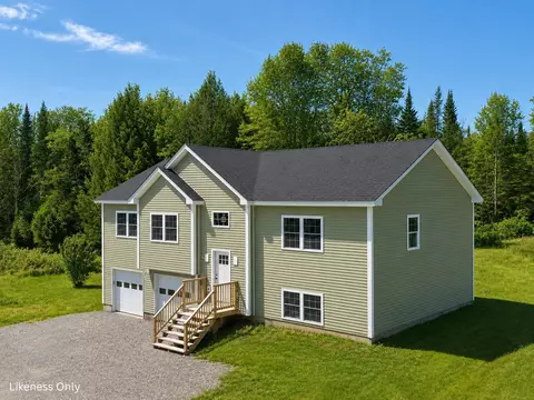 7338 Spear St, Charlotte, VT 05445