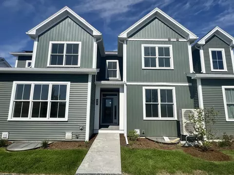 449 Old Farm Rd, South Burlington, VT 05403