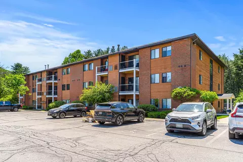 15 Blackstone Dr #1523, Nashua, NH 03063