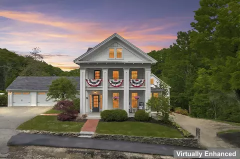 153 N Main St, Wolfeboro, NH 03894