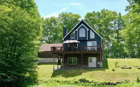 136 School Marm Ln, Townshend, VT 05353