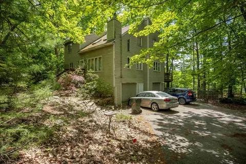 56 Seasons Ln, Londonderry, NH 03053