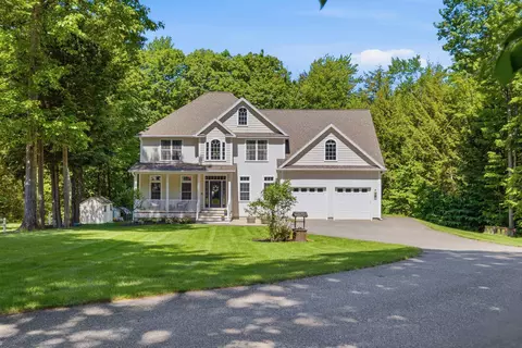61 Farm View Ln, Gilford, NH 03249