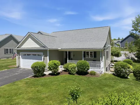 12 Thorn Hill Rd #12, Hooksett, NH 03106