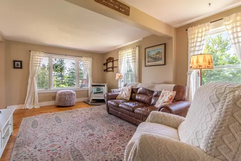 Living - 736 Pleasant St, Newport, VT 05855 photo 3 of 5