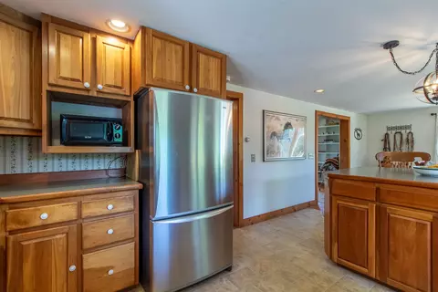 Kitchen - 736 Pleasant St, Newport, VT 05855 photo 4 of 4