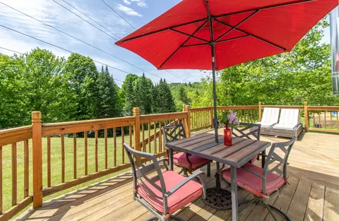 Exterior - 736 Pleasant St, Newport, VT 05855 photo 3 of 17