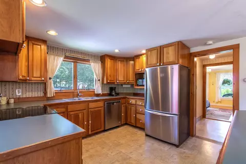 Kitchen - 736 Pleasant St, Newport, VT 05855 photo 1 of 4