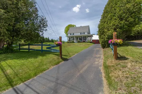 736 Pleasant St, Newport, VT 05855