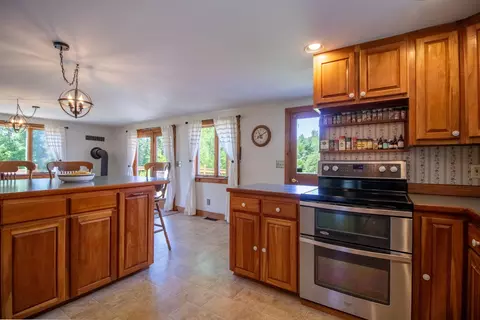 Kitchen - 736 Pleasant St, Newport, VT 05855 photo 3 of 4