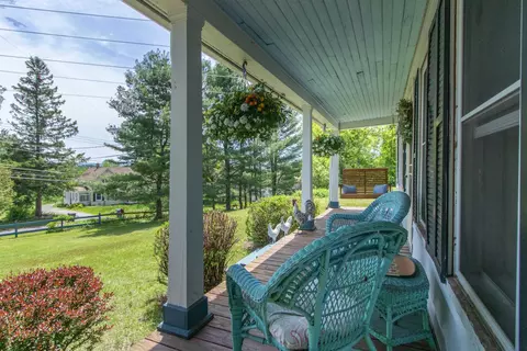 Exterior - 736 Pleasant St, Newport, VT 05855 photo 4 of 17