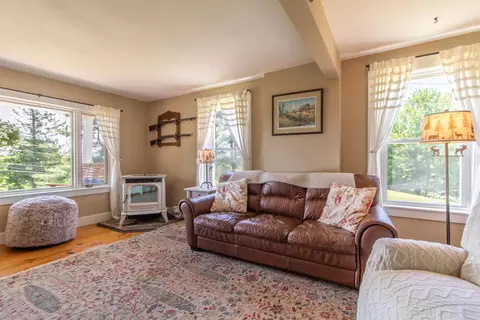 Living - 736 Pleasant St, Newport, VT 05855 photo 4 of 5