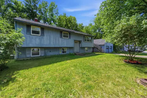 21 Greenfield Dr, Merrimack, NH 03054